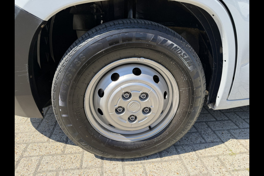 Fiat Ducato 35 2.3 MultiJet 16-pk L3H2 Maxi / vaste prijs rijklaar € 15.950 ex btw / euro 6 / bpm vrij / lease vanaf € 269 / dubbele schuifdeur / cruise en climate control / standkachel / imperial