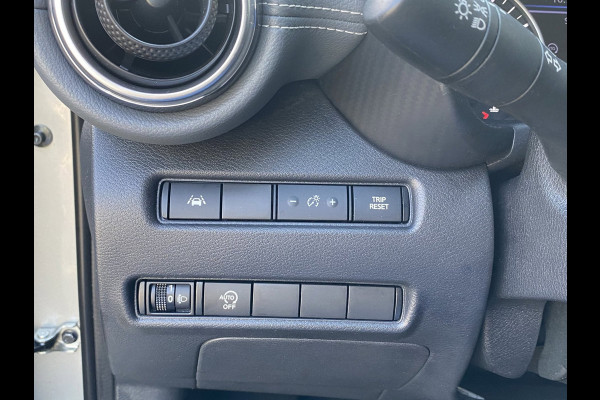 Nissan Juke 1.0 DIG-T N-Connecta - Navigatie / Apple CarPlay I Airco I LED I Achteruitrij Camera & PDC I Trekhaak