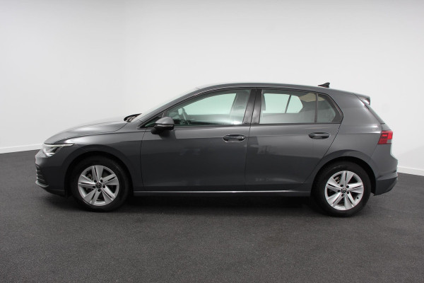 Volkswagen Golf 1.0 eTSI 110pk Automaat Life Climate control LED Lane Assist App Connect Cruise Control Climatronic Lichtmetalen Velgen Velgen Winterpakket