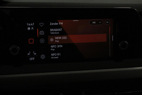 Volkswagen Golf 1.0 eTSI 110pk Automaat Life Climate control LED Lane Assist App Connect Cruise Control Climatronic Lichtmetalen Velgen Velgen Winterpakket