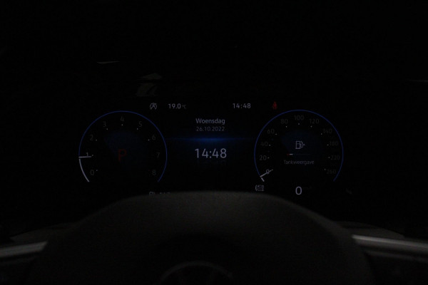 Volkswagen Golf 1.0 eTSI 110pk Automaat Life Climate control LED Lane Assist App Connect Cruise Control Climatronic Lichtmetalen Velgen Velgen Winterpakket