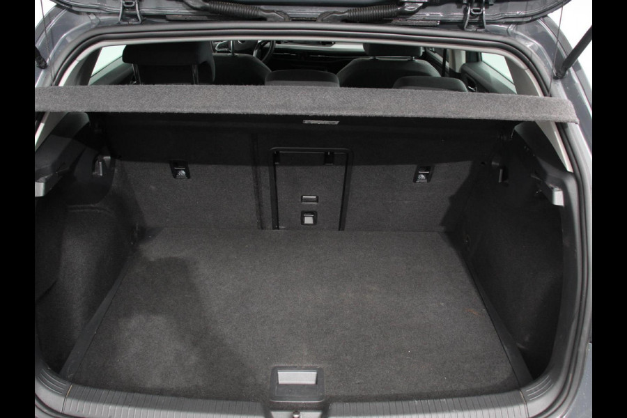 Volkswagen Golf 1.0 eTSI 110pk Automaat Life Climate control LED Lane Assist App Connect Cruise Control Climatronic Lichtmetalen Velgen Velgen Winterpakket