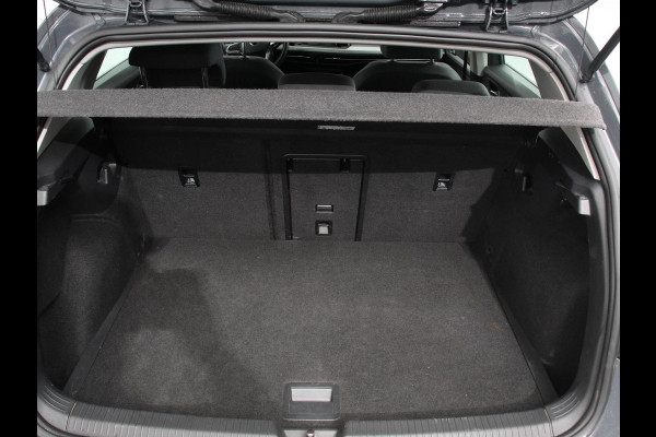 Volkswagen Golf 1.0 eTSI 110pk Automaat Life Climate control LED Lane Assist App Connect Cruise Control Climatronic Lichtmetalen Velgen Velgen Winterpakket