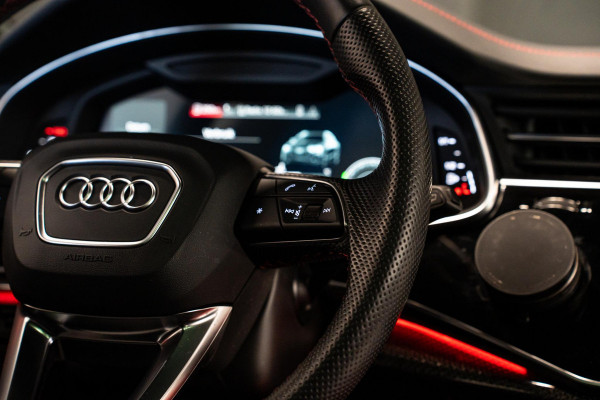Audi Q8 4.0 TFSI SQ8 quattro *Bang & Olufsen / Panorama / Vierwielbesturing / HUD / Surround-view / Standverwarming*