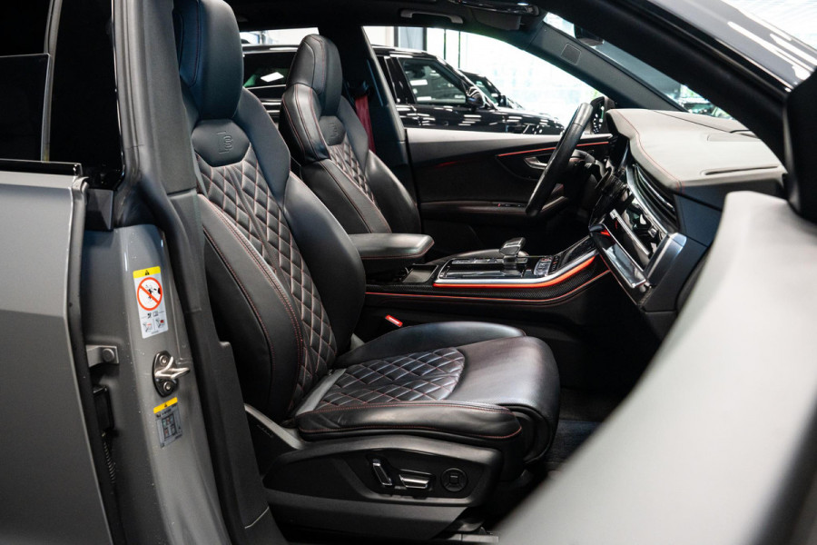 Audi Q8 4.0 TFSI SQ8 quattro *Bang & Olufsen / Panorama / Vierwielbesturing / HUD / Surround-view / Standverwarming*