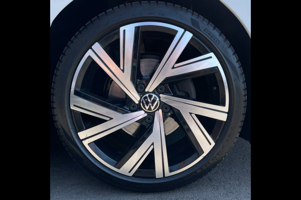 Volkswagen Golf 1.5 TSI R-Line|131 PK|PANORAMADAK|DIGITAL COCKPIT|KUIPSTOELEN|ACC|APPLE CARPLAY|ANDROID AUTO|NAP|NL-AUTO|INCL.BTW|