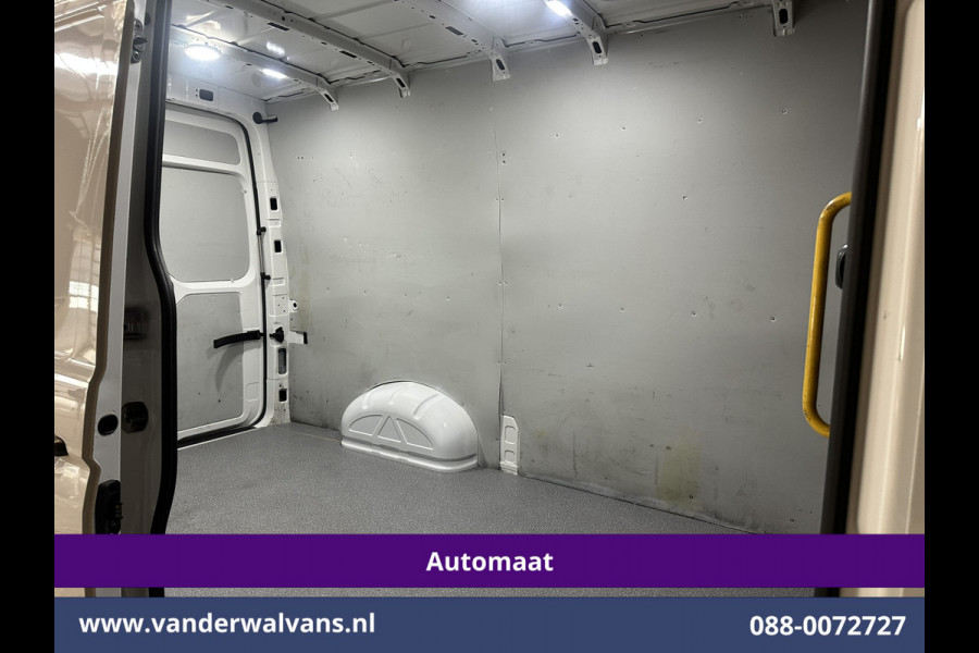 Volkswagen Crafter 2.0 TDI 141pk Automaat L3H3 L2H2 Euro6 Airco | Camera | Navigatie | Apple Carplay Android Auto, Chauffeursstoel, Parkeersensoren, Leder, Bijrijdersbank, 3000kg trekvermogen