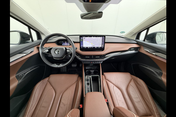 Škoda ENYAQ iV 60 Panoramadak Trekhaak Leder Adap.Cruise Stoel+Stuur+Achterbankverwarming Camera 3-Zone Ecc SOH 90% Keyless Navi Pdc Elek.Achterklep Apple Carplay Android Auto P-Assist Privacy Glas Led Lmv 20" 1.000KG Trekgewicht 1e Eigenaar Origineel Nederlandse Auto Zeer compleet