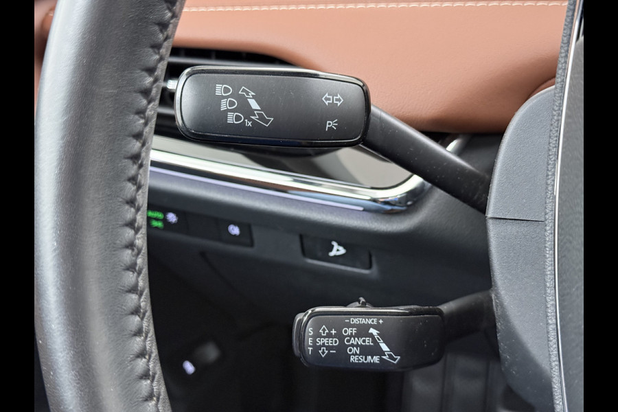 Škoda ENYAQ iV 60 Panoramadak Trekhaak Leder Adap.Cruise Stoel+Stuur+Achterbankverwarming Camera 3-Zone Ecc SOH 90% Keyless Navi Pdc Elek.Achterklep Apple Carplay Android Auto P-Assist Privacy Glas Led Lmv 20" 1.000KG Trekgewicht 1e Eigenaar Origineel Nederlandse Auto Zeer compleet