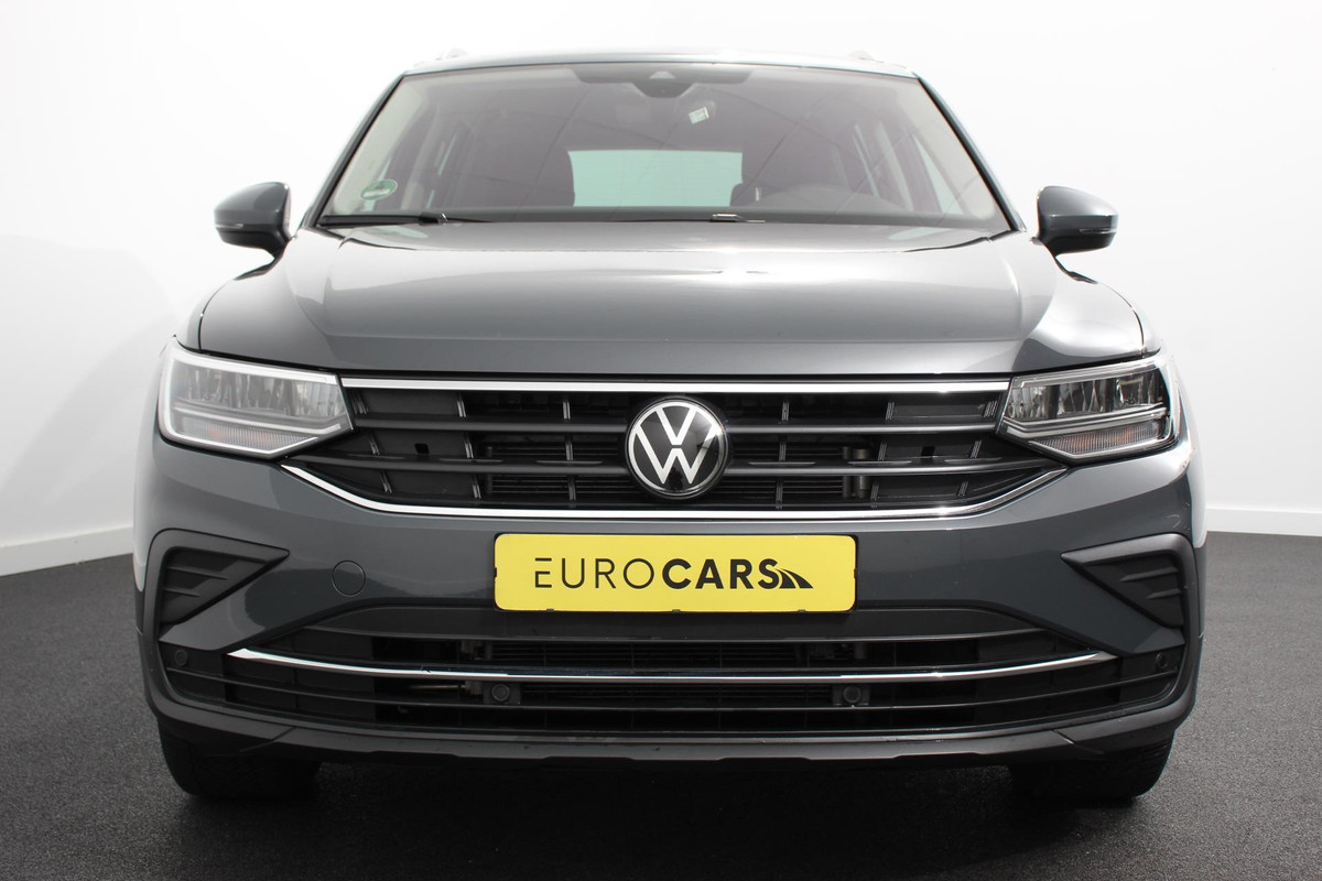 Volkswagen Tiguan 1.5 TSI DSG Active Navigatie App connect Wireless Adaptieve Cruise Control Travel Assist Parkeersensoren Camera Park Assist Stoel- en stuurverwarming Elektrische achterklep Virtual Cockpit