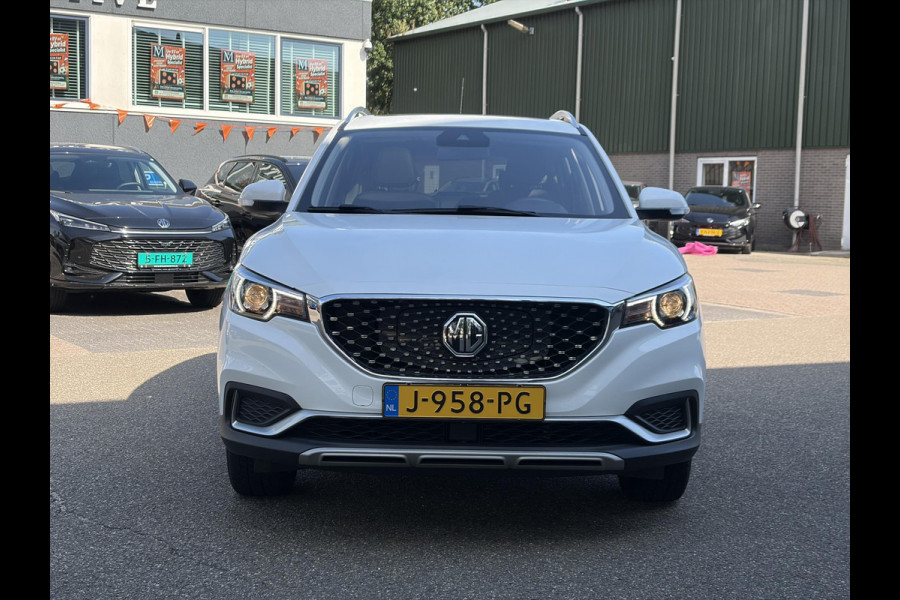 MG Mg Zs EV Luxury 45 kWh AUTOMAAT | PANORAMA DAK | SOH 95%| LEDER | CAMARA | NET ONDERHOUD GEHAD BIJ MG, RIJKLAAR! |
