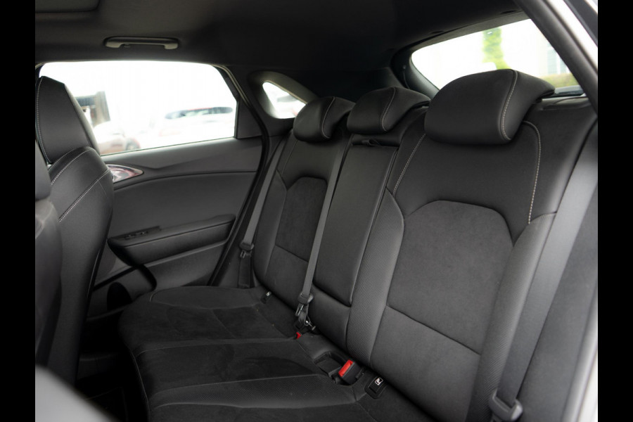 Kia Ceed 1.5 T-GDi GT-PlusLine | Schuifkantel dak | JBL | Stoel en stuurverwarming |