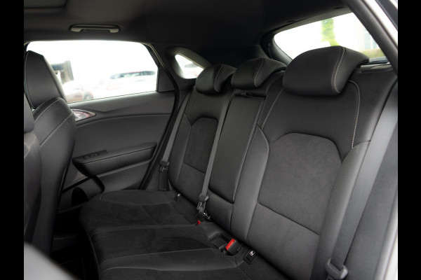 Kia Ceed 1.5 T-GDi GT-PlusLine | Schuifkantel dak | JBL | Stoel en stuurverwarming |