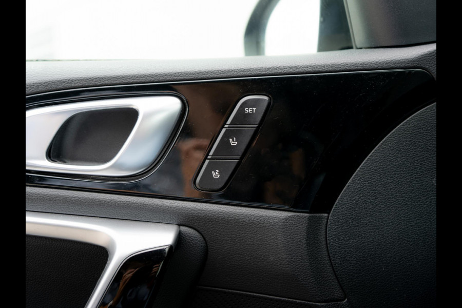 Kia Ceed 1.5 T-GDi GT-PlusLine | Schuifkantel dak | JBL | Stoel en stuurverwarming |