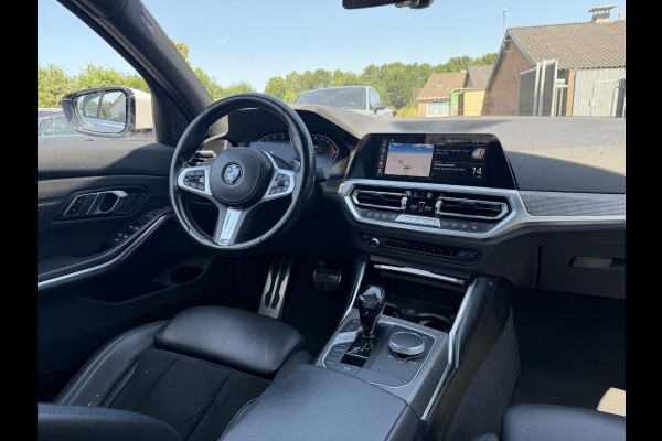 BMW 3-serie 330i High Executive M-Sport | Navigatie | Climate Control | Stoelverwarming | Parkeersensoren |