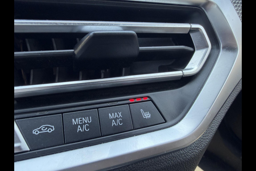 BMW 3-serie 330i High Executive M-Sport | Navigatie | Climate Control | Stoelverwarming | Parkeersensoren |