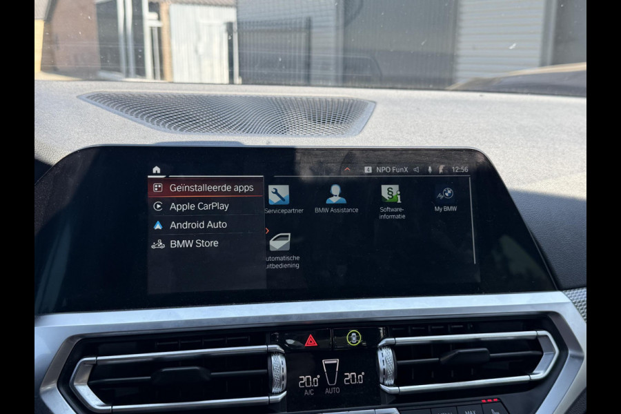 BMW 3-serie 330i High Executive M-Sport | Navigatie | Climate Control | Stoelverwarming | Parkeersensoren |