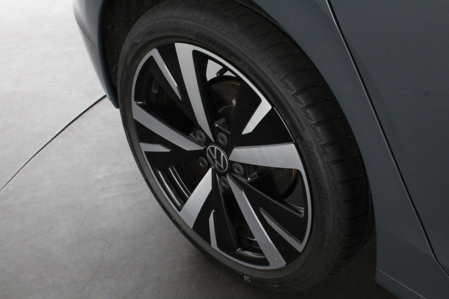 Volkswagen Golf 1.5 eTSI Life Edition > 18 inch/Dolphin Gray/Sfeerverlichting/Travel assist...