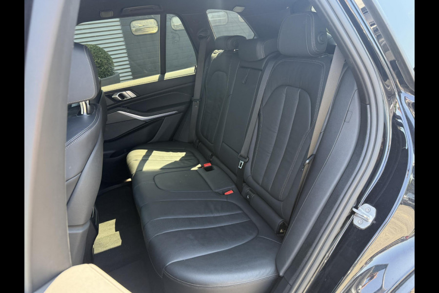 BMW X5 xDrive45e High Executive M-Sport | Luchtvering | 22 Inch Lichtmetalen Velgen | Head-Up Display | Elektrische Trekhaak |