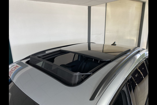 Volkswagen Tiguan 1.5 eHybrid R-Line Edition 272 PK Black-Style Panoramadak / Headup / Dynamic Light / harman-kardon / Trekhaak/ Leer / Massage stoelen