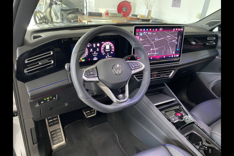 Volkswagen Tiguan 1.5 eHybrid R-Line Edition 272 PK Black-Style Panoramadak / Headup / Dynamic Light / harman-kardon / Trekhaak/ Leer / Massage stoelen