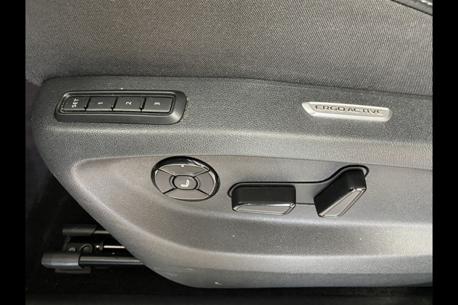 Volkswagen Tiguan 1.5 eHybrid R-Line Edition 272 PK Black-Style Panoramadak / Headup / Dynamic Light / harman-kardon / Trekhaak/ Leer / Massage stoelen