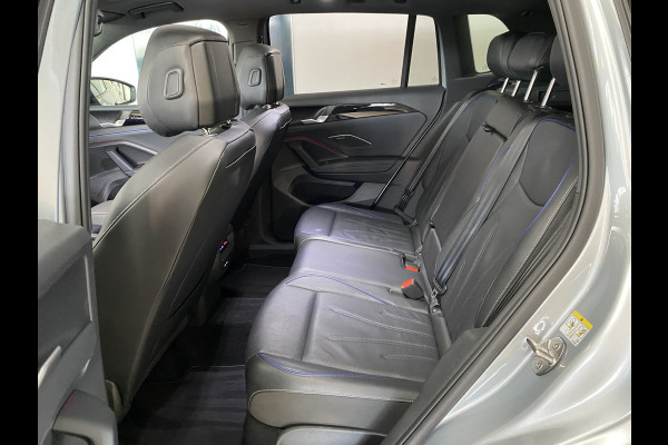 Volkswagen Tiguan 1.5 eHybrid R-Line Edition 272 PK Black-Style Panoramadak / Headup / Dynamic Light / harman-kardon / Trekhaak/ Leer / Massage stoelen