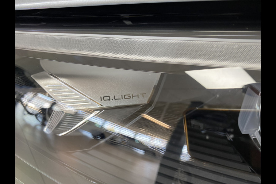 Volkswagen Tiguan 1.5 eHybrid R-Line Edition 272 PK Black-Style Panoramadak / Headup / Dynamic Light / harman-kardon / Trekhaak/ Leer / Massage stoelen