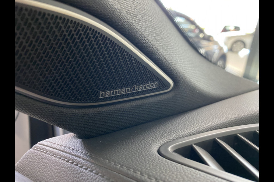 Volkswagen Tiguan 1.5 eHybrid R-Line Edition 272 PK Black-Style Panoramadak / Headup / Dynamic Light / harman-kardon / Trekhaak/ Leer / Massage stoelen