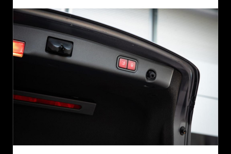 Mercedes-Benz E-Klasse AMG 63 4MATIC Schuifdak HUD Stoelvent. 360camera Burmester Memory Stoelventil.