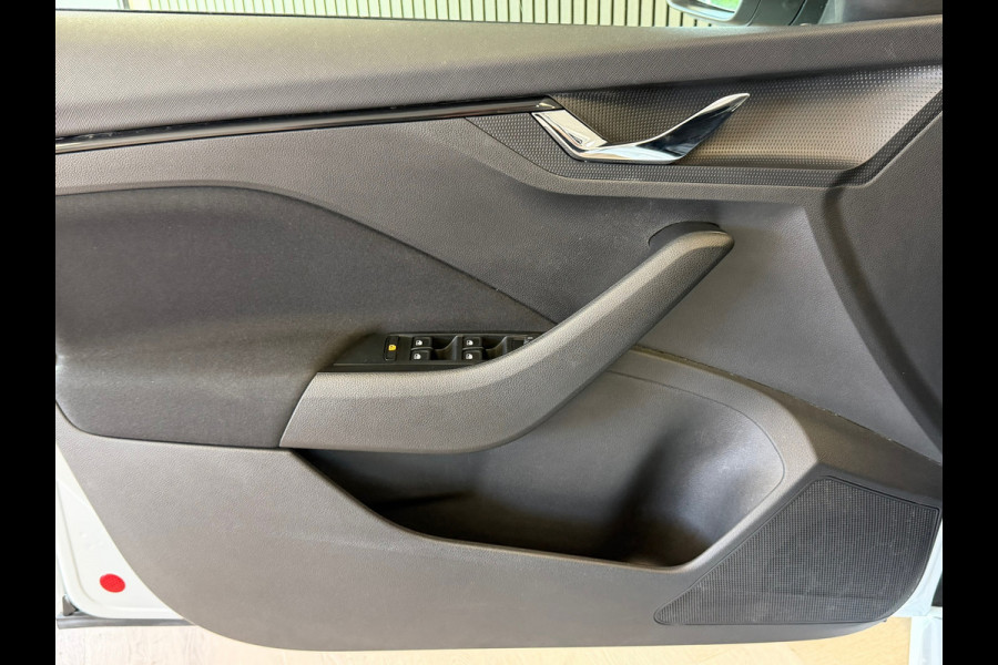 Škoda Kamiq 1.0 TSI Ambition DSG KEYLESS-GO CLIMATE CONTROL ACC NAVIGATIE PDC VIRTUAL COCKPIT