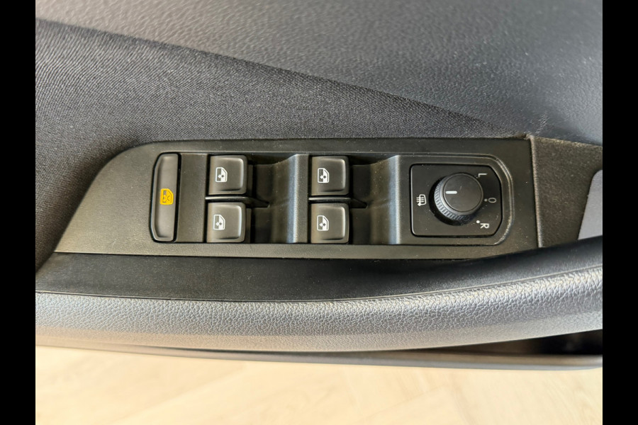 Škoda Kamiq 1.0 TSI Ambition DSG KEYLESS-GO CLIMATE CONTROL ACC NAVIGATIE PDC VIRTUAL COCKPIT