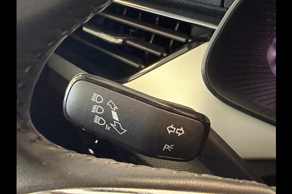 Škoda Kamiq 1.0 TSI Ambition DSG KEYLESS-GO CLIMATE CONTROL ACC NAVIGATIE PDC VIRTUAL COCKPIT
