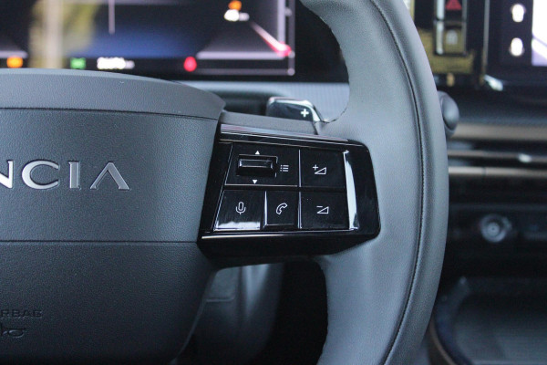 Lancia Ypsilon 1.2 Hybrid 110PK AUTOMAAT LX | CAMERA VOOR + ACHTER | PARKEERSENSOREN VOOR + ACHTER | DRIVE PACK: ADAPTIVE CRUISE CONTROL/DODEHOEK DETECTIE/ELEKTRISCH INKLAPBARE BUITENSPIEGELS/SPROTIEF STUURWIEL | SFEER VERLICHTING | CLIMATE CONTROL | DRAADLOZE APPLE CARPLAY/ANDROID AUTO | DRAADLOZE TELEFOONLADER | 17"  LICHTMETALEN VELGEN "DIAMOND CUT" | WIELKASTEN "GLOSSY BLACK" | PRIVACY GLAS ACHTER | PREMIUM STOELBEKLEDING "GRIGIO ANTRACITE" | KLEUR: "VERDER GIADA" |