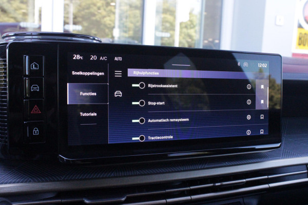 Lancia Ypsilon 1.2 Hybrid 110PK AUTOMAAT LX | CAMERA VOOR + ACHTER | PARKEERSENSOREN VOOR + ACHTER | DRIVE PACK: ADAPTIVE CRUISE CONTROL/DODEHOEK DETECTIE/ELEKTRISCH INKLAPBARE BUITENSPIEGELS/SPROTIEF STUURWIEL | SFEER VERLICHTING | CLIMATE CONTROL | DRAADLOZE APPLE CARPLAY/ANDROID AUTO | DRAADLOZE TELEFOONLADER | 17"  LICHTMETALEN VELGEN "DIAMOND CUT" | WIELKASTEN "GLOSSY BLACK" | PRIVACY GLAS ACHTER | PREMIUM STOELBEKLEDING "GRIGIO ANTRACITE" | KLEUR: "VERDER GIADA" |