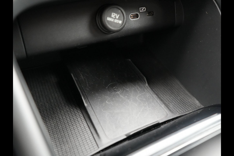 Volvo XC40 Recharge Twin Core 78 kWh 408pk Dealer O.H. | Warmtepomp | Camera | Stoelen & Stuur Verwarmd | Google Assistent | Apple Carplay | Cruise Control | DAB | Virtual Cockpit |