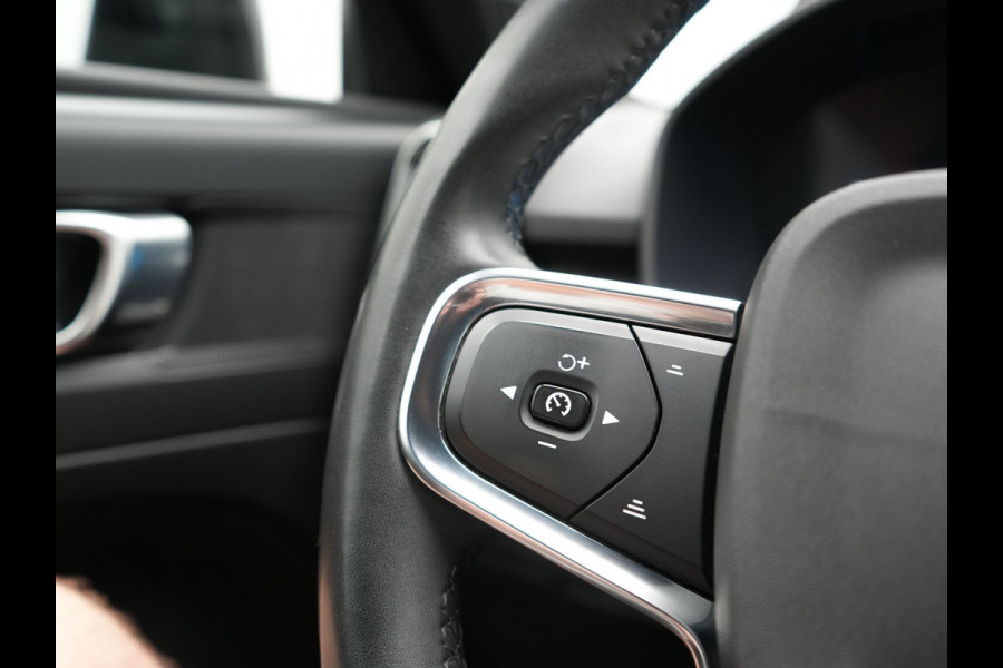 Volvo XC40 Recharge Twin Core 78 kWh 408pk Dealer O.H. | Warmtepomp | Camera | Stoelen & Stuur Verwarmd | Google Assistent | Apple Carplay | Cruise Control | DAB | Virtual Cockpit |