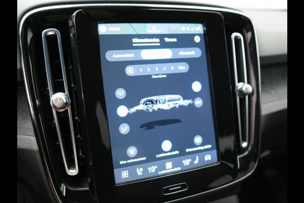 Volvo XC40 Recharge Twin Core 78 kWh 408pk Dealer O.H. | Warmtepomp | Camera | Stoelen & Stuur Verwarmd | Google Assistent | Apple Carplay | Cruise Control | DAB | Virtual Cockpit |