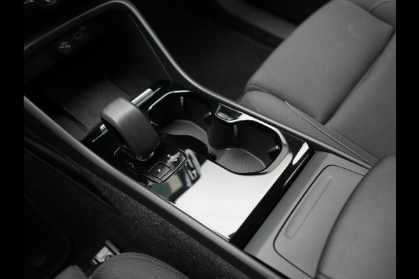 Volvo XC40 Recharge Twin Core 78 kWh 408pk Dealer O.H. | Warmtepomp | Camera | Stoelen & Stuur Verwarmd | Google Assistent | Apple Carplay | Cruise Control | DAB | Virtual Cockpit |