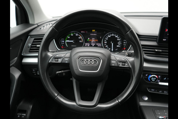 Audi Q5 55 TFSI e S Line PHEV 367pk Dealer O.H. | Voorstoelen Verwarmd | Apple Carplay | Keyless Entry | Drive Select | Cruise Control | DAB | 18"L.M | Navigatie | Plug In Hybrid |