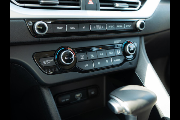 Kia Niro 1.6 GDi Hybrid DynamicLine | Trekhaak | Adaptief |