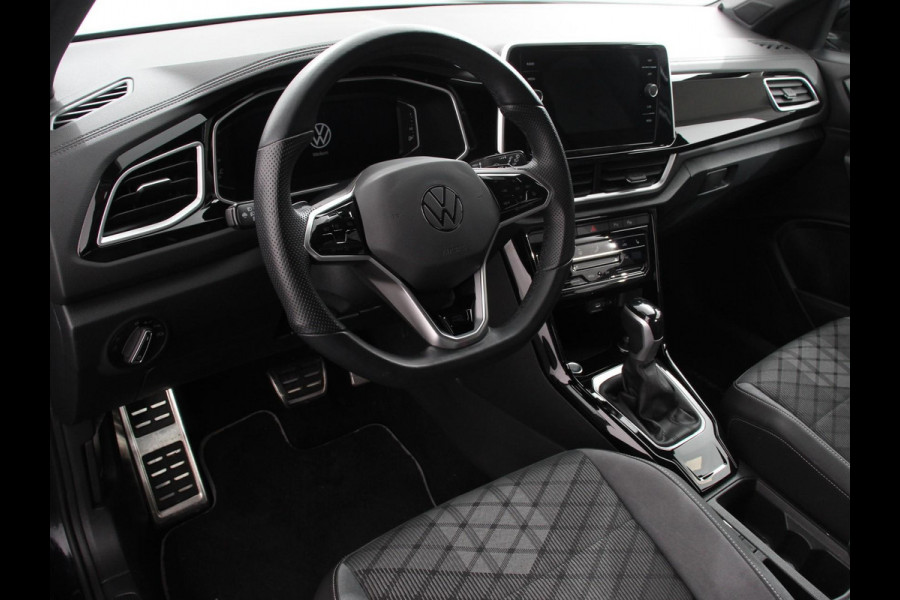 Volkswagen T-Roc 1.5 eTsi R-Line Edition Automaat Navigatie Apple Carplay/Android Auto Camera Parkeersensoren Adaptive Cruise Control Stoelverwarming Virtual Cockpit Elektrische achterklep Getinte ramen Climate Control
