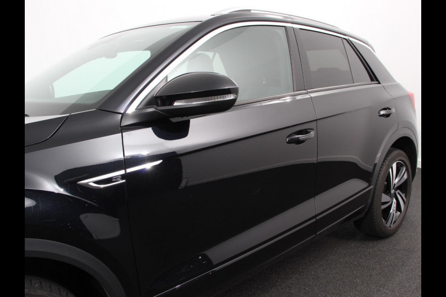 Volkswagen T-Roc 1.5 eTsi R-Line Edition Automaat Navigatie Apple Carplay/Android Auto Camera Parkeersensoren Adaptive Cruise Control Stoelverwarming Virtual Cockpit Elektrische achterklep Getinte ramen Climate Control