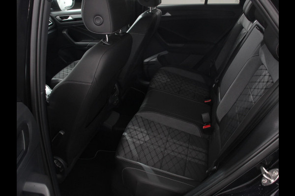 Volkswagen T-Roc 1.5 eTsi R-Line Edition Automaat Navigatie Apple Carplay/Android Auto Camera Parkeersensoren Adaptive Cruise Control Stoelverwarming Virtual Cockpit Elektrische achterklep Getinte ramen Climate Control