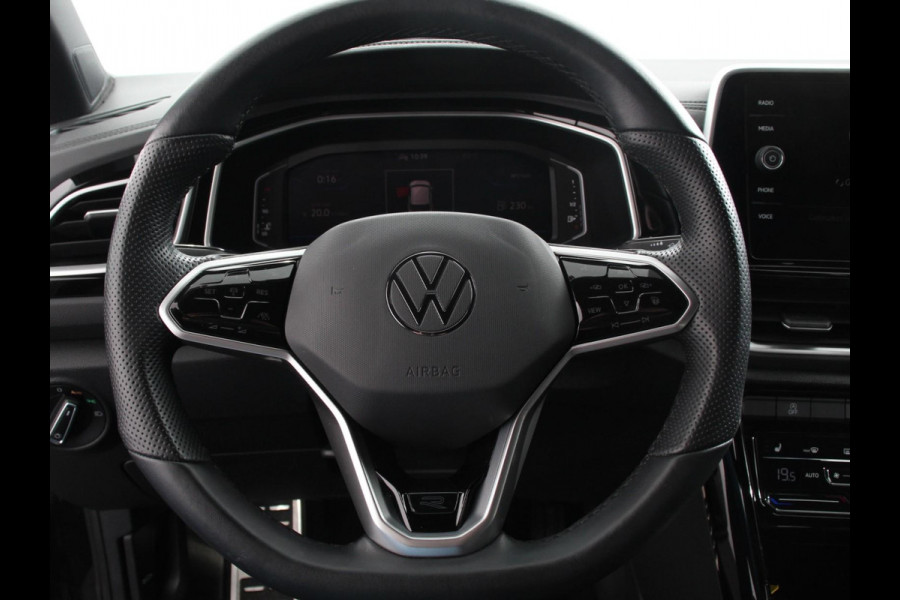 Volkswagen T-Roc 1.5 eTsi R-Line Edition Automaat Navigatie Apple Carplay/Android Auto Camera Parkeersensoren Adaptive Cruise Control Stoelverwarming Virtual Cockpit Elektrische achterklep Getinte ramen Climate Control