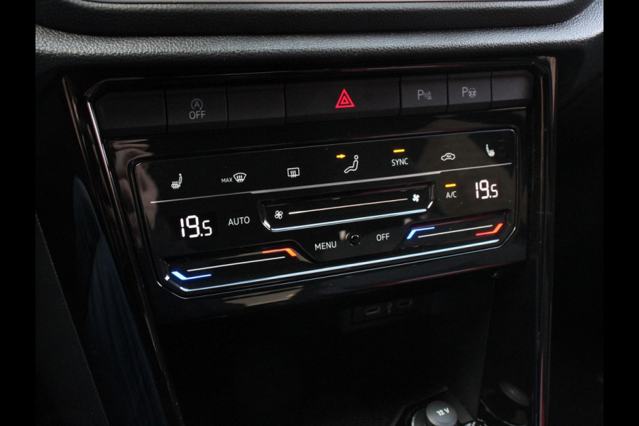 Volkswagen T-Roc 1.5 eTsi R-Line Edition Automaat Navigatie Apple Carplay/Android Auto Camera Parkeersensoren Adaptive Cruise Control Stoelverwarming Virtual Cockpit Elektrische achterklep Getinte ramen Climate Control