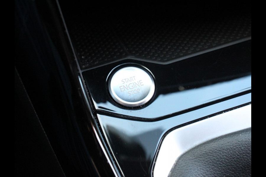 Volkswagen T-Roc 1.5 eTsi R-Line Edition Automaat Navigatie Apple Carplay/Android Auto Camera Parkeersensoren Adaptive Cruise Control Stoelverwarming Virtual Cockpit Elektrische achterklep Getinte ramen Climate Control