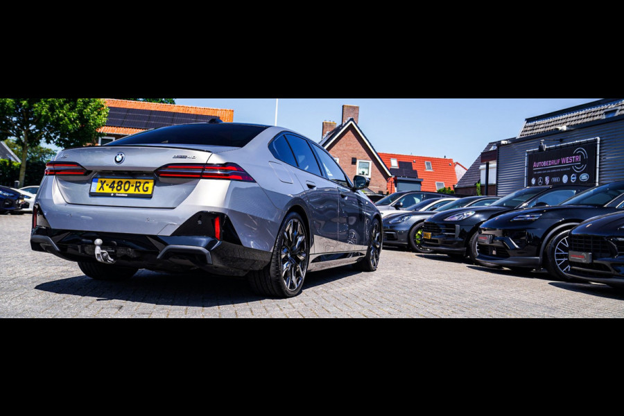 BMW i5 EDrive40 84 kWh | Bowers & Wilkins | Head Up Display | Stoelverkoeling | 360 Camera | AR Camera | Elektrisch trekhaak