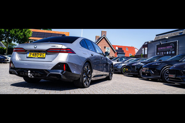 BMW i5 EDrive40 84 kWh | Bowers & Wilkins | Head Up Display | Stoelverkoeling | 360 Camera | AR Camera | Elektrisch trekhaak