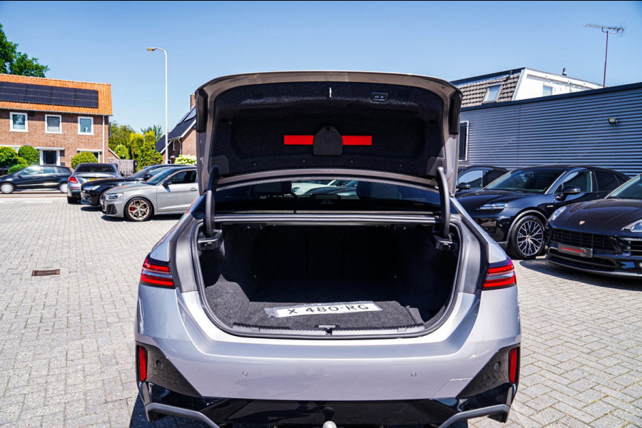BMW i5 EDrive40 84 kWh | Bowers & Wilkins | Head Up Display | Stoelverkoeling | 360 Camera | AR Camera | Elektrisch trekhaak